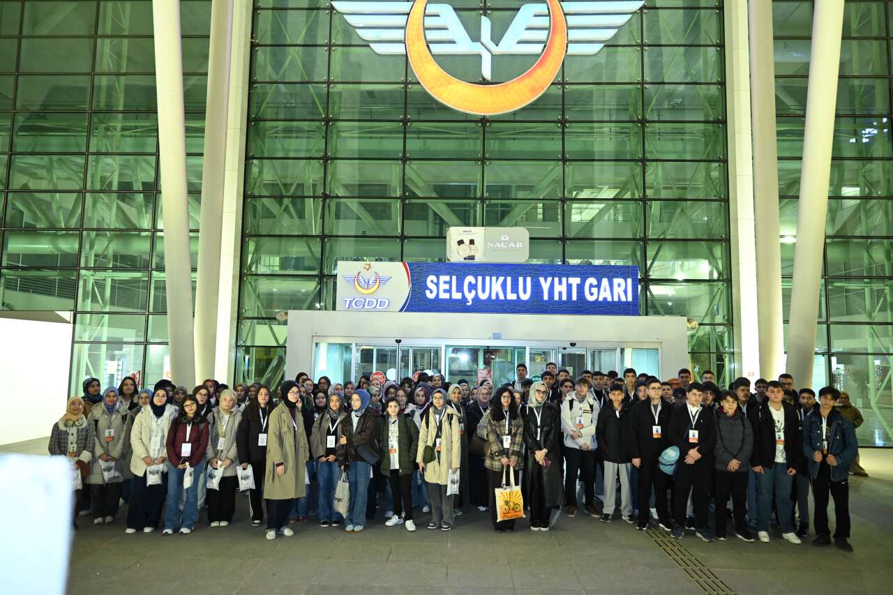 Konya Büyükşehir, öğrencileri İstanbul’a götürüyor 14